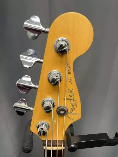 Fender Deluxe Jazz Bass 2